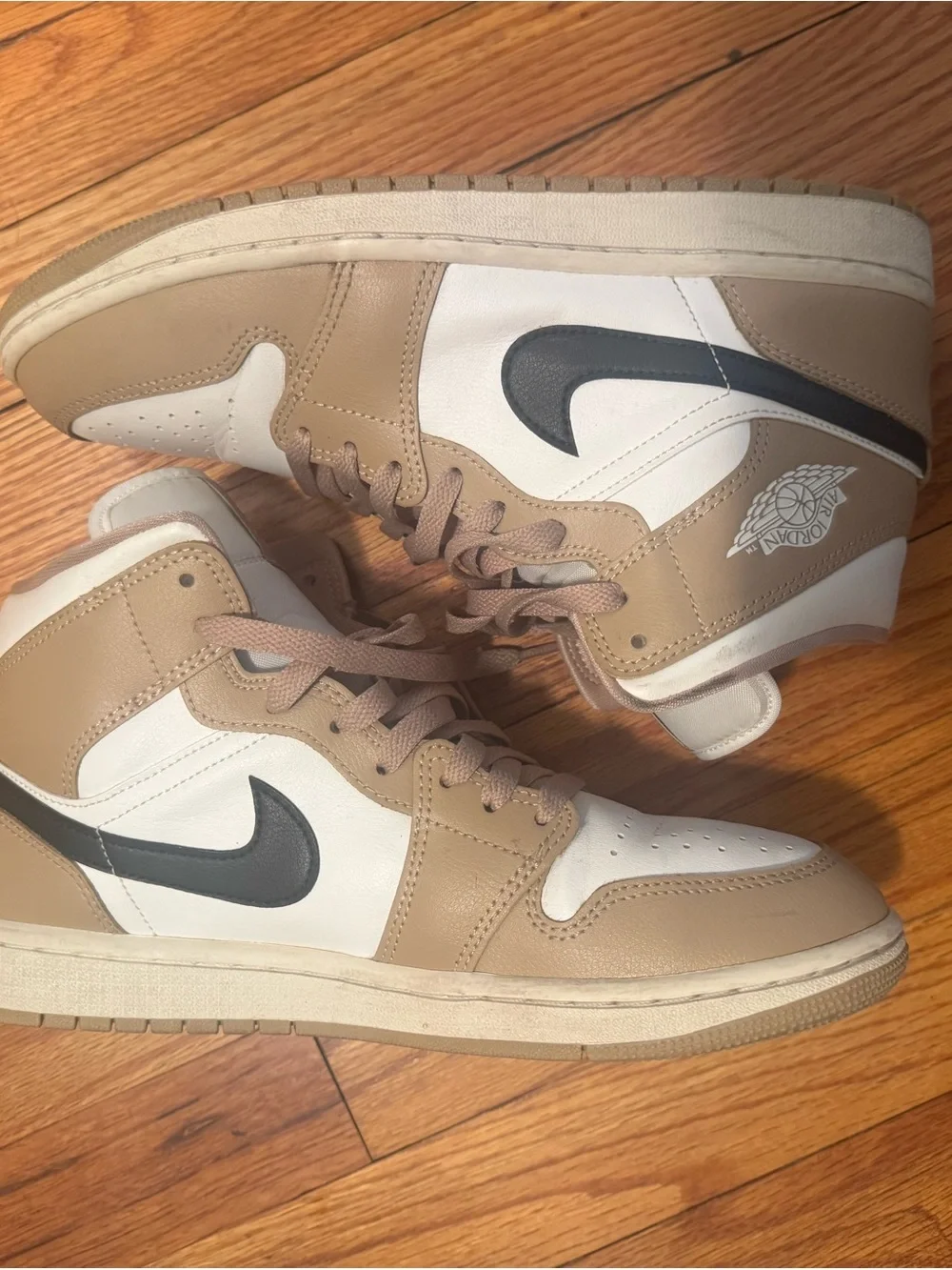 AIR JORDAN 1s (SIZE 8.5 MENS)